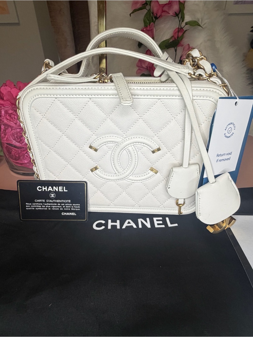 Authentic Chanel CC Filigree Vanity Case White Caviar Gold Hardware COA ICONIC - Picture 15 of 16
